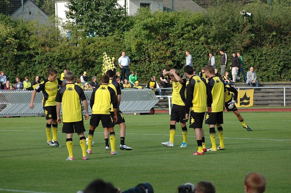 马赛的边路让战术意图在画面里一目了然